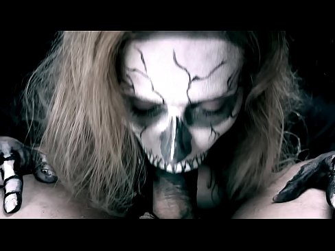 ❤️ Demona knabino suĉanta kokon per sia nigra buŝo kaj glutante kumon. ❤️❌ Kvalita porno ĉe eo.serviporno.ru ️❤