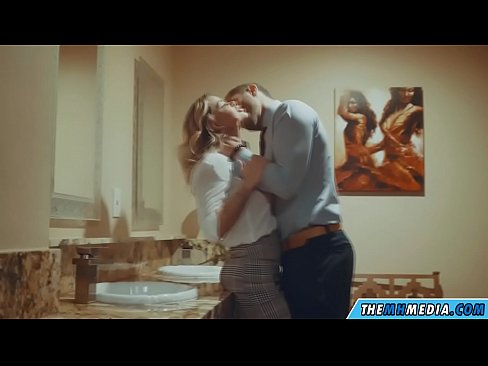 ❤️ Kiam belplena blondulo delogas vin en publika necesejo ❤️❌ Kvalita porno ĉe eo.serviporno.ru ️❤